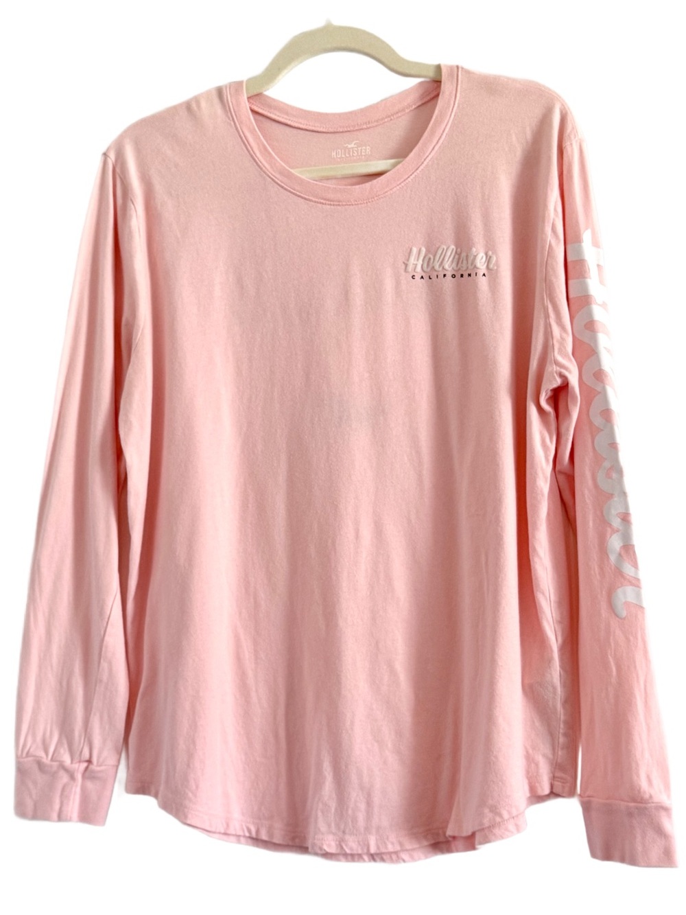 🌻 Hollister Light Pink Long Sleeve Logo Tee Medium